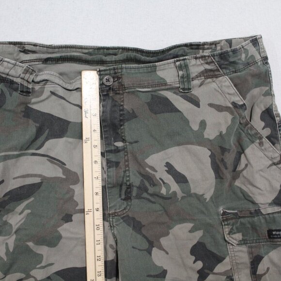 Wrangler Camo Brown Men Cargo Shorts Outdoor Size 42 - Picture 7 of 9